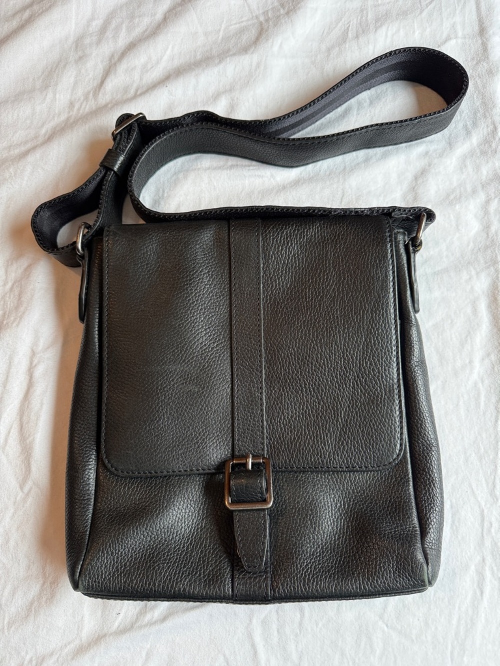 Danier genuine leather messenger bag
